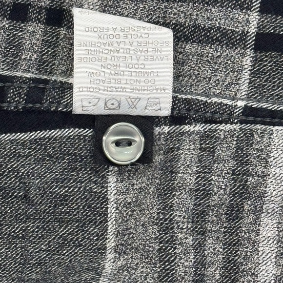 Billabong Men's Flannel Charcoal and Black Plaid Shirt - Picture 6 of 10
